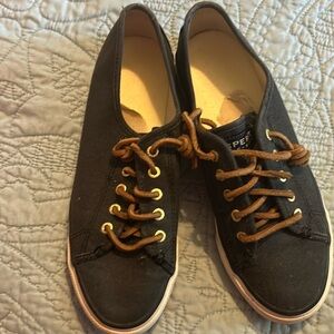 Navy blue Sperrys